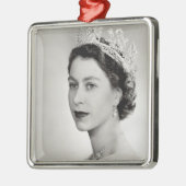 Elizabeth II., Königin des Vereinigten Königreichs Silbernes Ornament (Links)