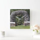 Elk Antler Archway in Jackson Hole, Wyomoming Quadratische Wanduhr (Zuhause)