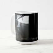 Ellbogen auf! Mike Myers Tasse von RoseWrites (Vorderseite Links)
