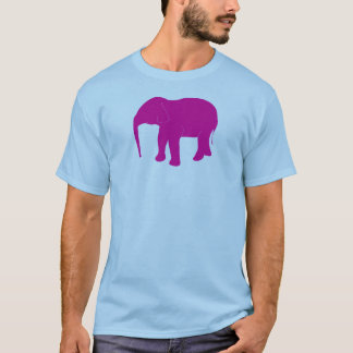 Elle im Rosa T-Shirt