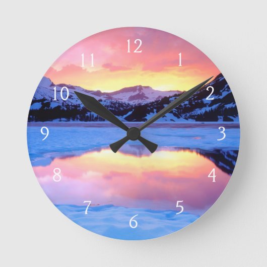 Ellery Lake bei Sunset Runde Wanduhr (Vorderseite)