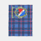 Elliott Wappen und Tartan Fleecedecke (Vorderseite)