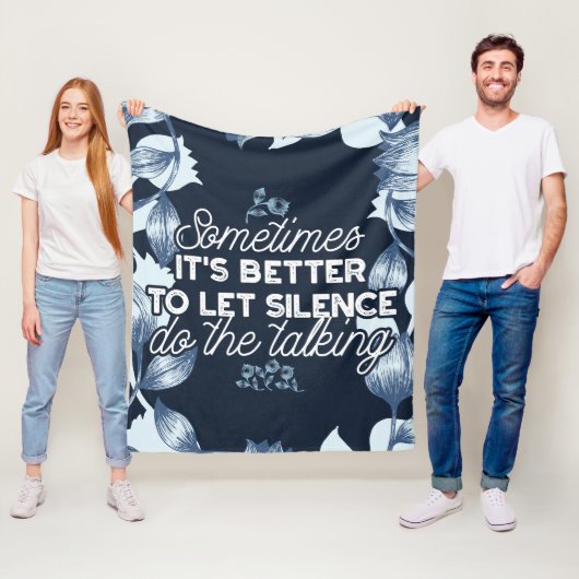 Eloquent Silence Zitat Kunst für Serendekor Fleecedecke (Beispiel)