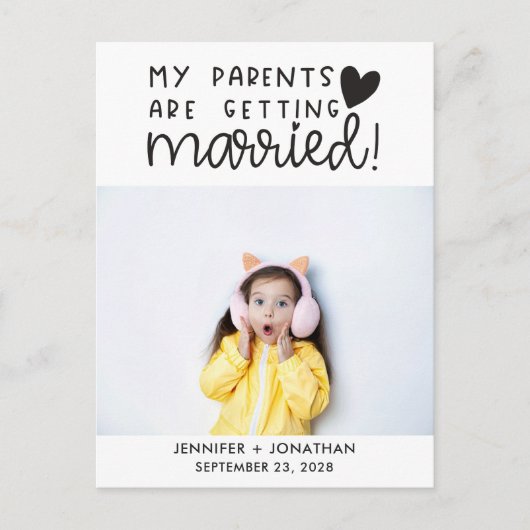 Eltern, die ein Foto mit Kindern Save the Date bek Ankündigungspostkarte (Vorderseite)