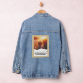 Eltern- und Kinderbindung mit einer Quote Jeansjacke (Hangar)