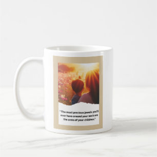 Eltern- und Kinderbindung mit einer Quote Kaffeetasse