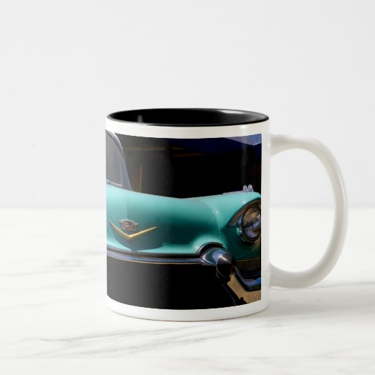 Elvis Presleys grüner Cadillac-Konvertible in Zweifarbige Tasse (Rechts)