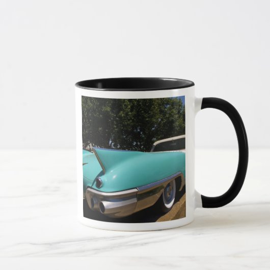 Elvis Presleys grünes Cadillac-Kabriolett herein Tasse (Rechts)