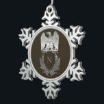 Emblem von Napoleon Bonaparte Schneeflocken Zinn-Ornament<br><div class="desc">Französisches KaiserEagle (Aigle de Drapeau,  Lit. "Flaggenadler") bezieht sich die auf Zahl eines Adlers auf einem Personal,  das in Kampf als Standard durch das große Armée von Napoleon I während der napoleonischen Kriege getragen wird.</div>