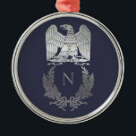 Emblem von Napoleon Bonaparte Silbernes Ornament<br><div class="desc">Französisches KaiserEagle (Aigle de Drapeau,  Lit. "Flaggenadler") bezieht sich die auf Zahl eines Adlers auf einem Personal,  das in Kampf als Standard durch das große Armée von Napoleon I während der napoleonischen Kriege getragen wird.</div>