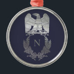 Emblem von Napoleon Bonaparte Silbernes Ornament<br><div class="desc">Französisches KaiserEagle (Aigle de Drapeau,  Lit. "Flaggenadler") bezieht sich die auf Zahl eines Adlers auf einem Personal,  das in Kampf als Standard durch das große Armée von Napoleon I während der napoleonischen Kriege getragen wird.</div>