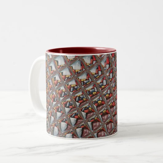 Embossed Ash Gray Maroon Checkered: Eine moderne K Zweifarbige Tasse (Vorderseite Links)