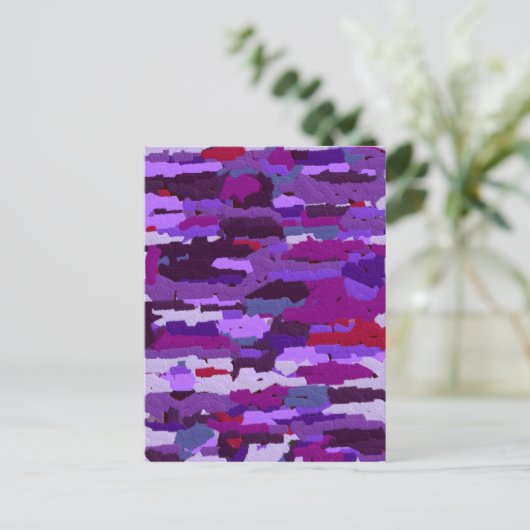 Embossed Chalk Shades Lila und rot Postkarte (Stehend Vorderseite)