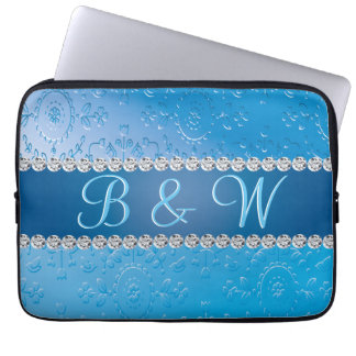 Embossed Monogram Blue Blume Laptopschutzhülle