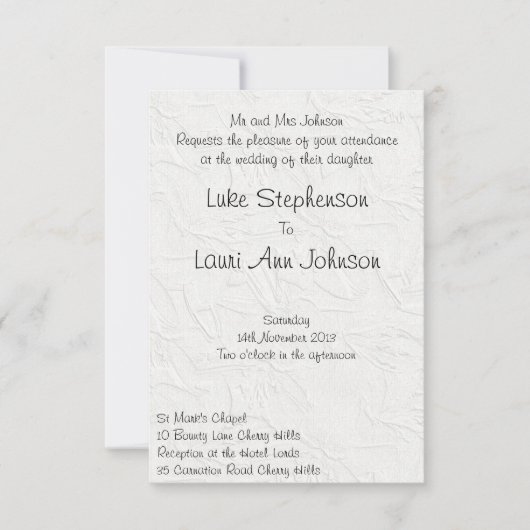 Embossed White Floral 3 Einladung Hochzeit (Vorderseite)