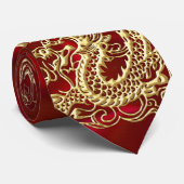 Embosses Gold Dragon auf Red Satin Print Krawatte (Gerollt)
