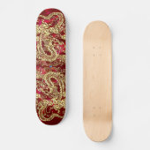 Embosses Gold Dragon auf Red Satin Print Skateboard (Vorderseite)