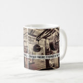EMBRACE FEHLER. Bodybuilding Workout Motivierend Kaffeetasse (VorderseiteRechts)