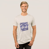 Embrace Sieg mit Absicht Tri-Blend Shirt (Vorderseite voll)