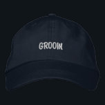 EMBROIDERED WEDDING GROOM  BESTICKTE BASEBALLKAPPE<br><div class="desc">Embroidered caps will make a useful and loved wedding favor for your wedding party to receive.
Choose from the available embroidery fonts and colors,  as well as color of cap.</div>