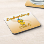 Embroidery Chick Getränkeuntersetzer (Linke Seite)