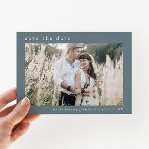 EMELIA Foto Dusty Blauer Winter Minimale Hochzeit Save The Date