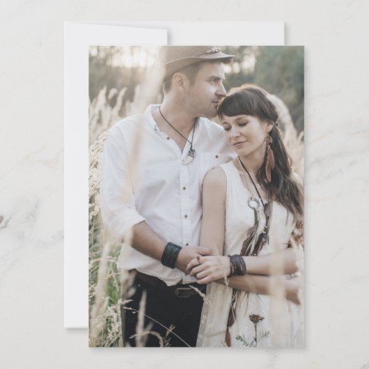 EMELIA Foto Minimalistische einzigartige neutrale Einladung (Rückseite)