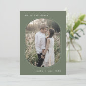 EMELIA Green Simple Modern Family Foto Weihnachten (Stehend Vorderseite)