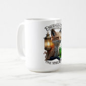 Emerald Alibi Fox Graphic Tee Kaffeetasse (Vorderseite Links)