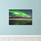 Emerald Aurora Leinwanddruck (Insitu (Holzboden))