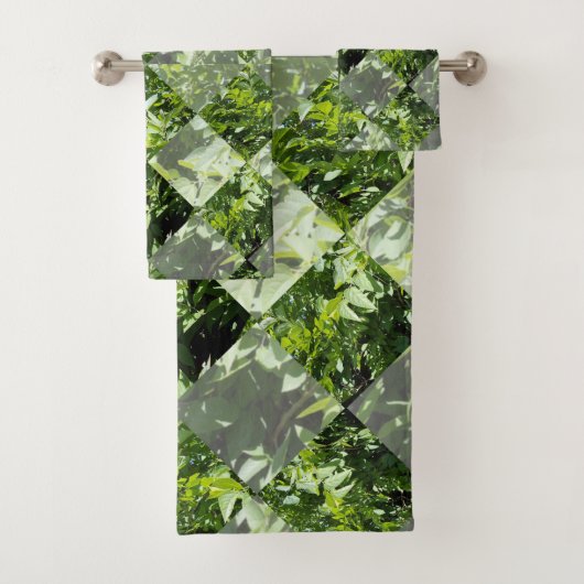 Emerald Elegance: Grüne Blätter in Diamantschnitt, Badhandtuch Set (Insitu)
