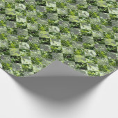 Emerald Elegance: Grüne Blätter in Diamantschnitt, Geschenkpapier (Ecke)