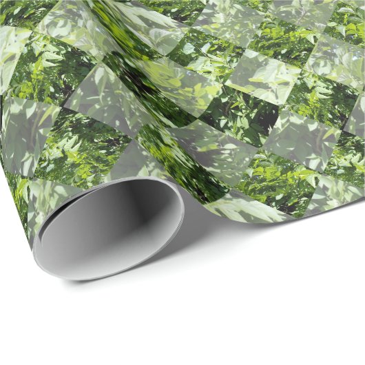 Emerald Elegance: Grüne Blätter in Diamantschnitt, Geschenkpapier (Rolleneckpunkt)