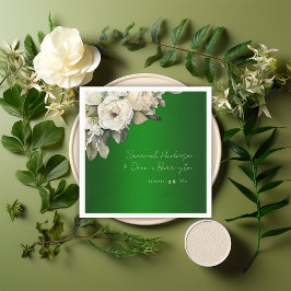 Emerald Elegance und White Rose Bouquet Wedding Serviette