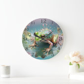"Emerald Essence: Green Frog in Fraktal Art" Große Wanduhr (Zuhause)
