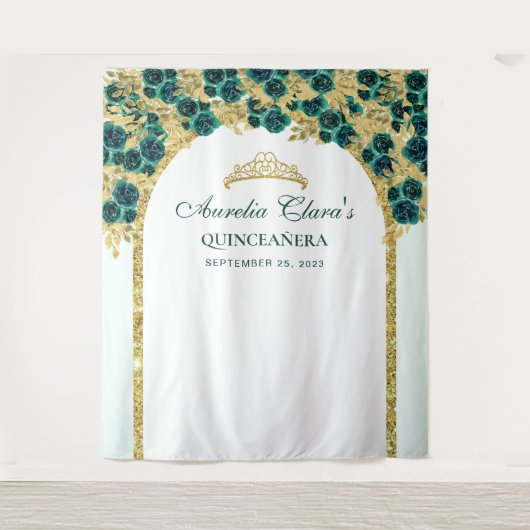 Emerald Floral Princess Gold Arch Quinceanera Wandteppich (Vorderseite)