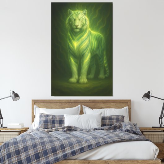 Emerald Golden Glow White Tiger – Standing Lightfo Leinwanddruck (Insitu (Schlafzimmer))