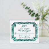 Emerald Green Celtic Knot Claddagh Wedding RSVP (Stehend Vorderseite)