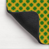 Emerald Green Clover Ribbon von Kenneth Yoncich Mousepad (Ecke)