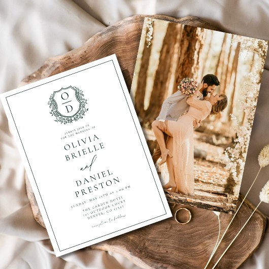 Emerald Green Elegant Wappen Monogram Wedding Einladung