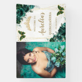 Emerald Green Floral Quinceañera Willkommen Hinter Banner (Vertikal)