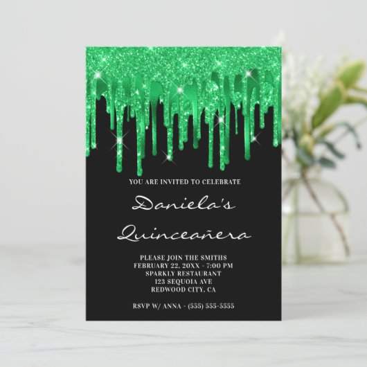 Emerald Green Glitzer Foil Tropfens Black Quinceañ Einladung (Stehend Vorderseite)
