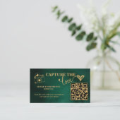 Emerald Green & Gold fangen die Liebe QR Hochzeit Begleitkarte (Stehend Vorderseite)