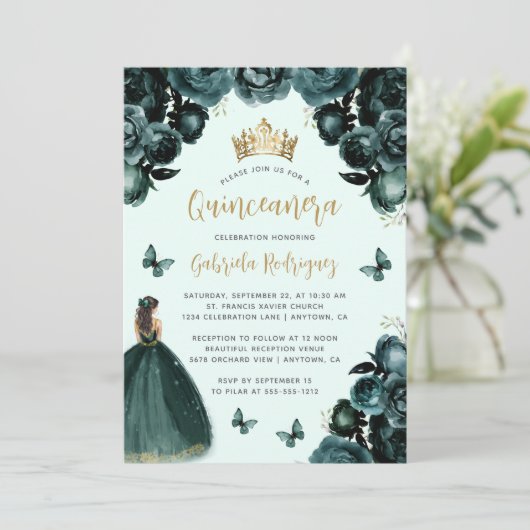 Emerald Green Gold Floral Princess Quinceañera Einladung (Stehend Vorderseite)