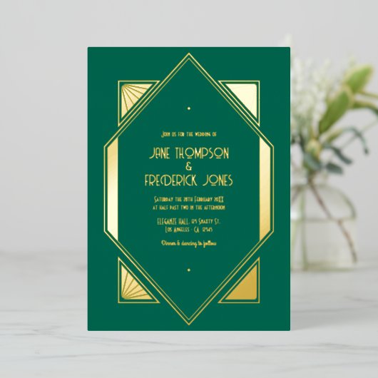 Emerald Green & Gold Gatsby Art Deco Wedding Folieneinladung (Stehend vorne)