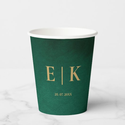 Emerald Green & Gold Monogram Wedding Pappbecher (Rückseite)