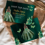 Emerald Green Gold Quinceanera Save The Date<br><div class="desc">Erzählen Sie Ihren besonderen Tag mit einer bezaubernden Emerald Green Princess Quinceañera Save the Date Einladung. Mit einer smaragdgrünen Farbpalette und eleganten Details Set diese Einladung den Ton für eine königliche Feier. Mit feinen Akzenten, die für eine Prinzessin passen, vereint es perfekt den Zauber Ihrer kommenden Quinceañera. Dieses zeitlose Design...</div>