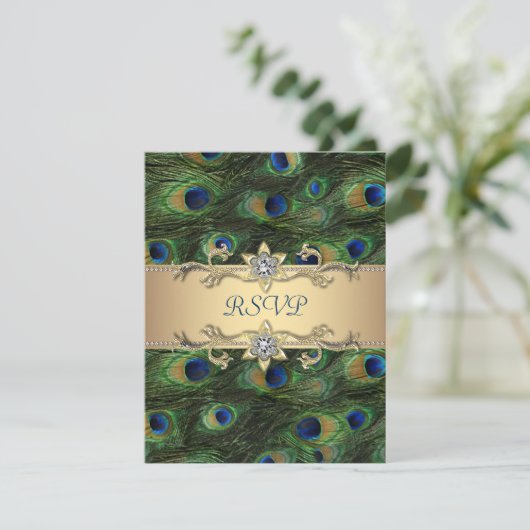 Emerald Green Gold Royal Indian Peacock Wedding RSVP Karte (Stehend Vorderseite)