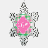 Emerald Green Hot Pink Whppy Madras Monogram Schneeflocken Zinn-Ornament (Rechts)