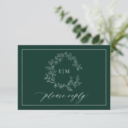 Emerald Green Leafy Wappen Monogram Wedding RSVP (Stehend Vorderseite)